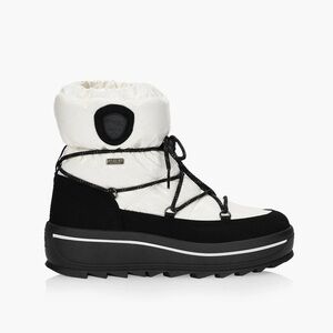 NWT Pajar White Taya Crystal winter boots. Women’s size 10 (41). Tags still on!